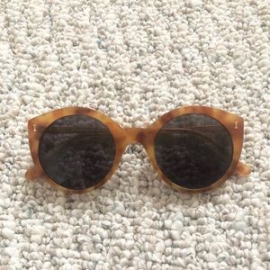 Illesteva Palm Beach Sunglasses in Amber